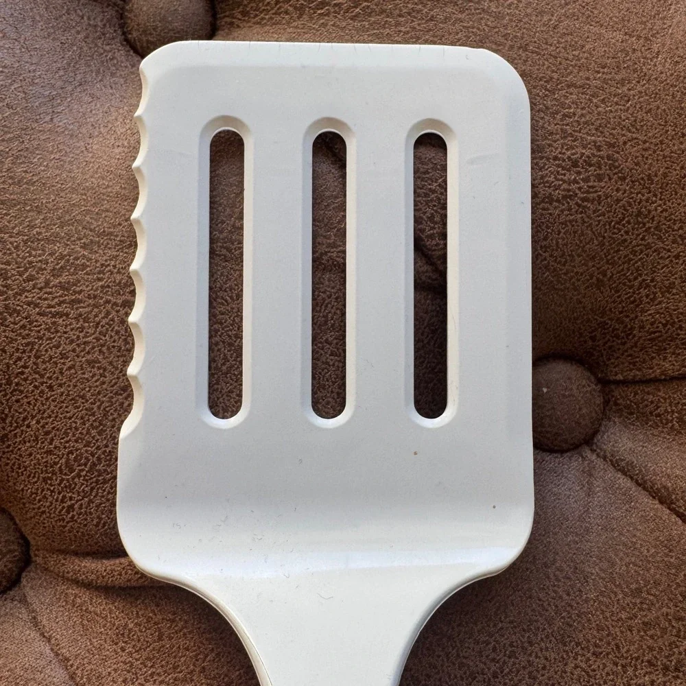 Vintage Robinson Knife Co UltraTemp White Slotted Spatula Turner Made in USA 12